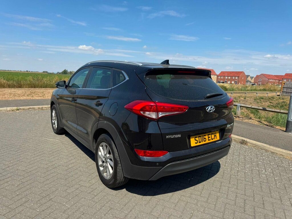 Hyundai Tucson 1.7 Crdi Blue Drive Premium Euro 6 Ss Black #3