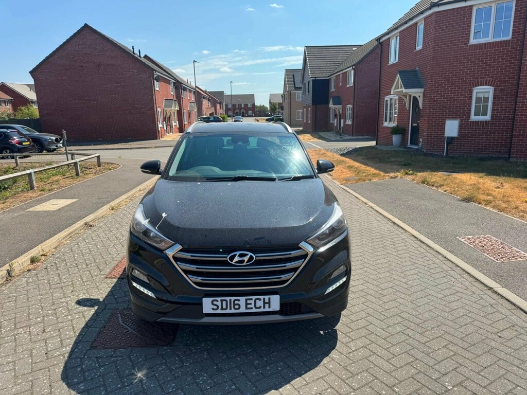 Hyundai Tucson 1.7 Crdi Blue Drive Premium Euro 6 Ss Black #2