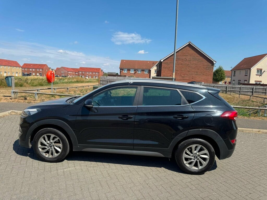 Hyundai Tucson 1.7 Crdi Blue Drive Premium Euro 6 Ss Black #6