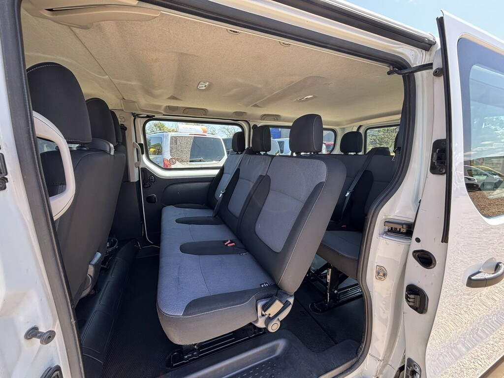 Vauxhall Vivaro Campervan 201818 Silver #9