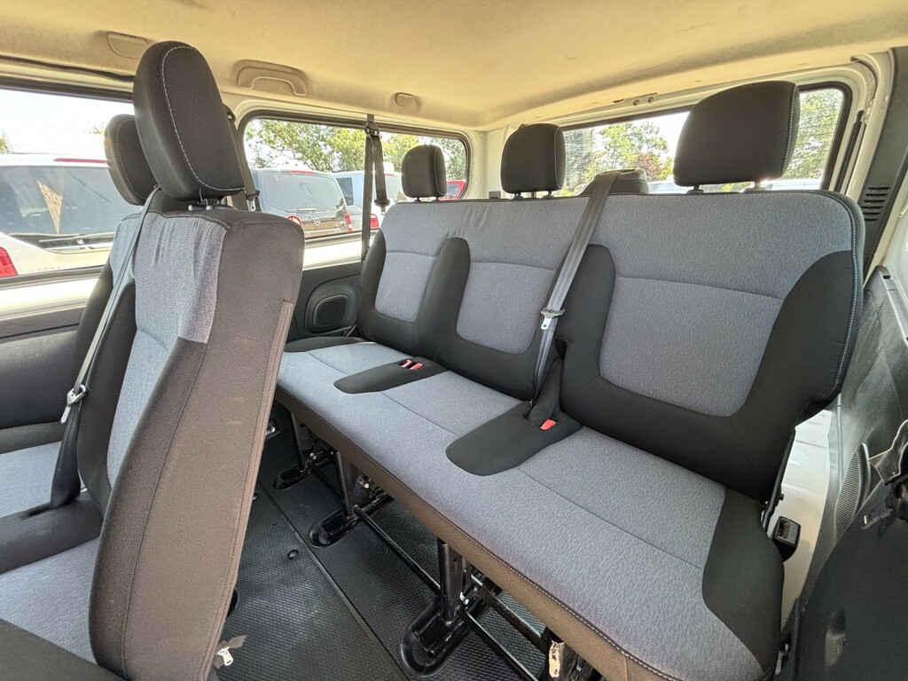 Vauxhall Vivaro Campervan 201818 Silver #8