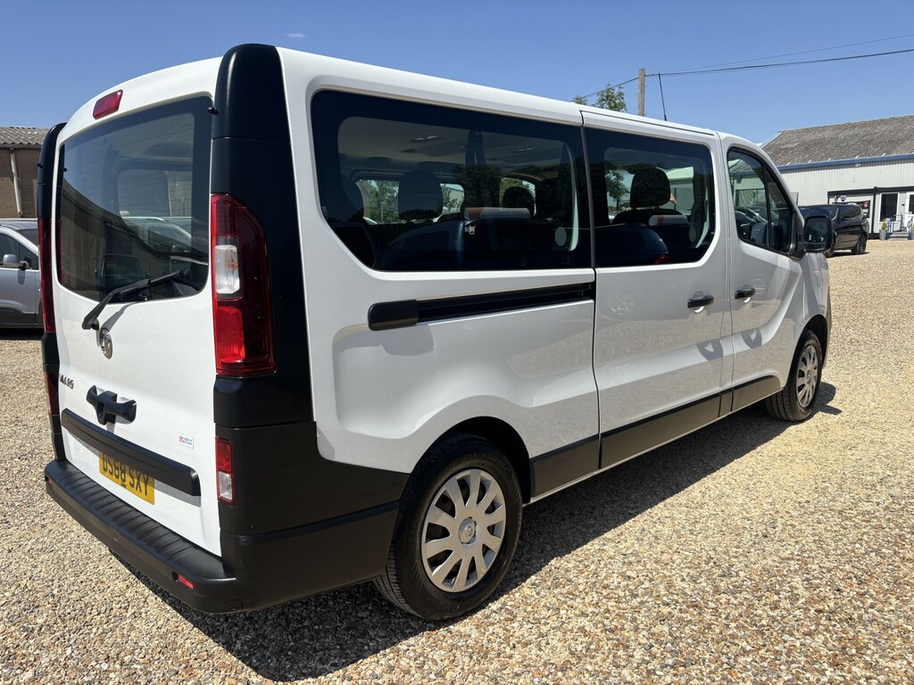 Vauxhall Vivaro 9 Seat Minibus 1.6 Cdti 2900 White #3