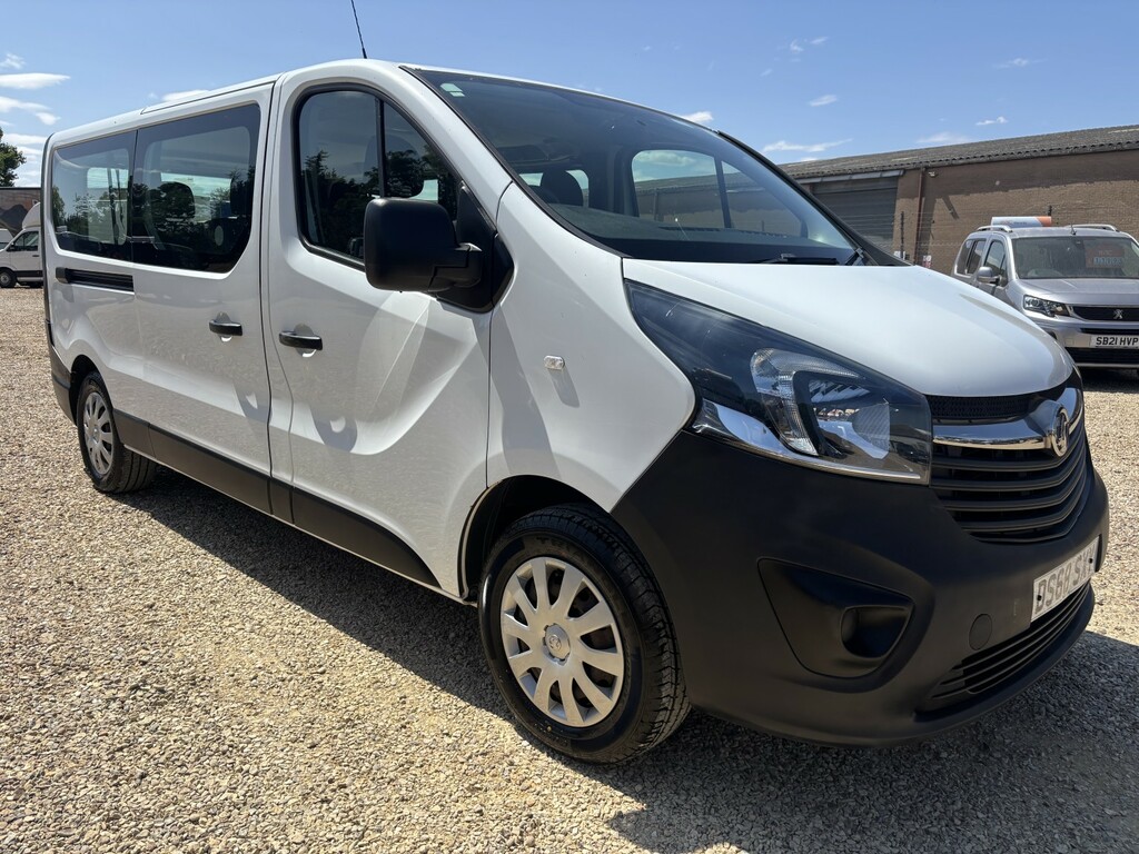 Vauxhall Vivaro 9 Seat Minibus 1.6 Cdti 2900 White