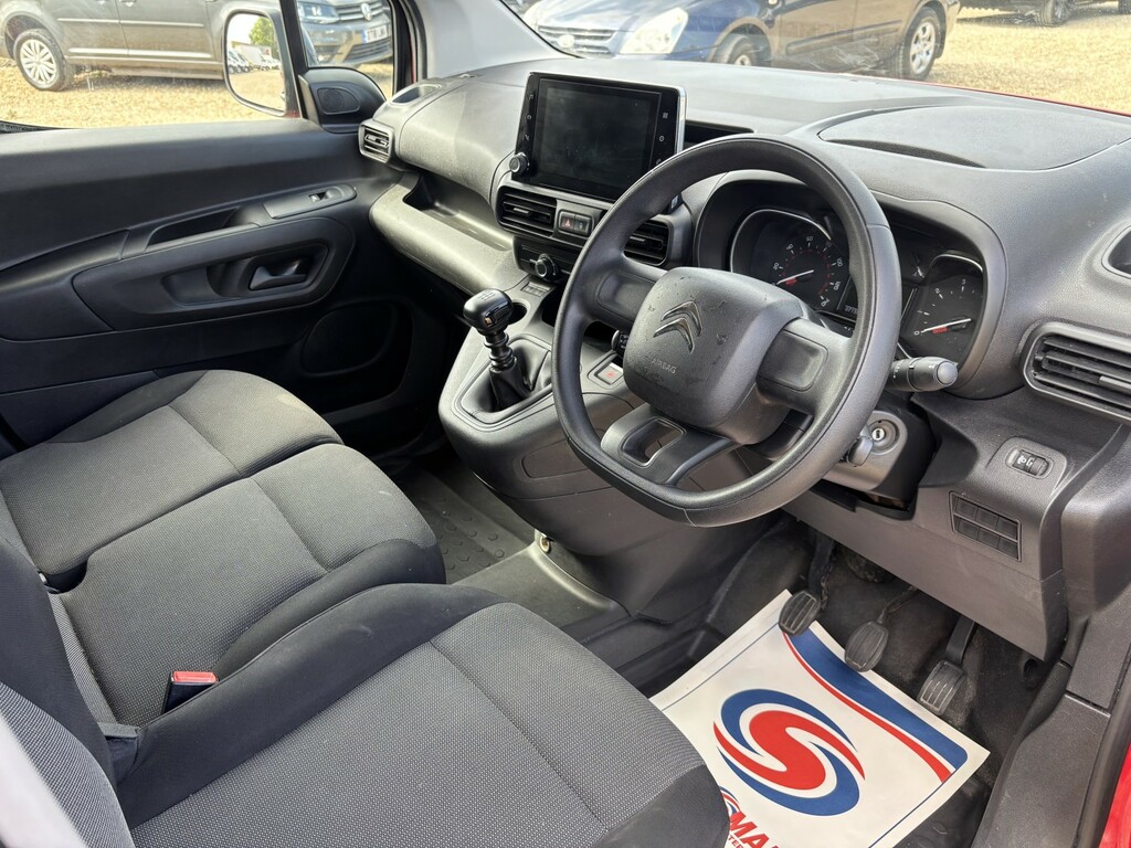 Citroen Berlingo  White #12