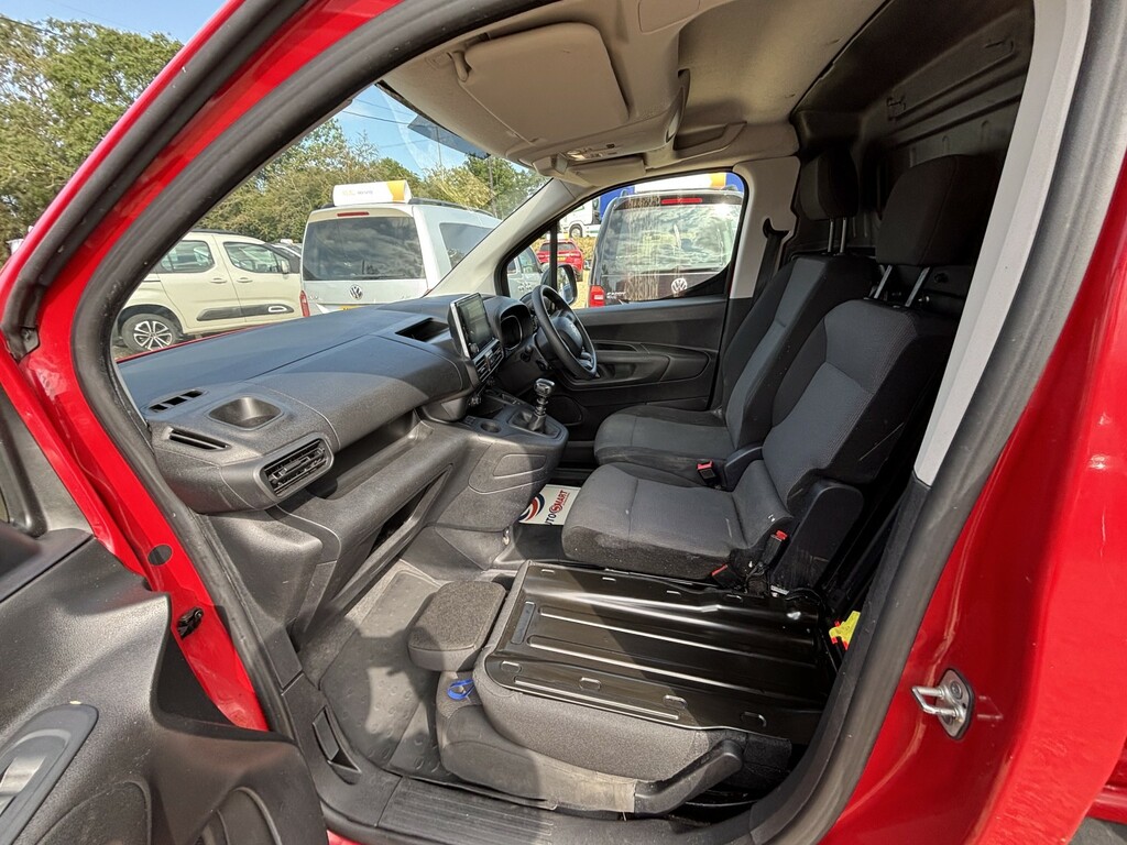 Citroen Berlingo  White #10