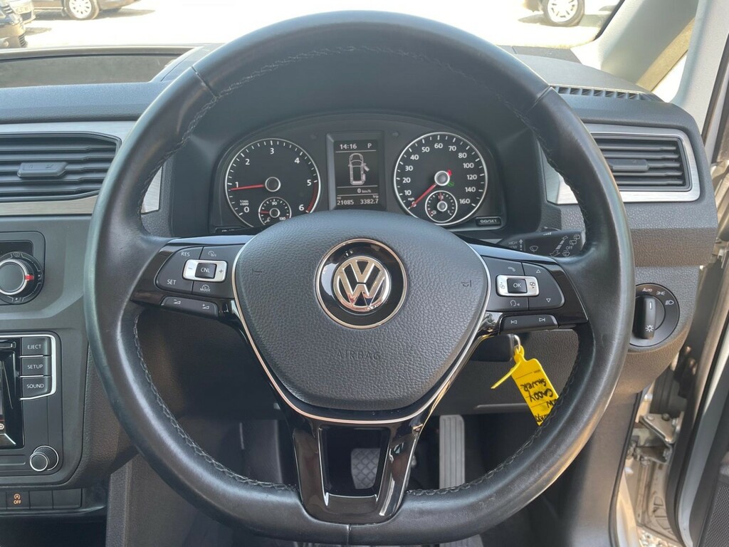 Volkswagen Caddy Maxi Life Tdi Dsg Red #11