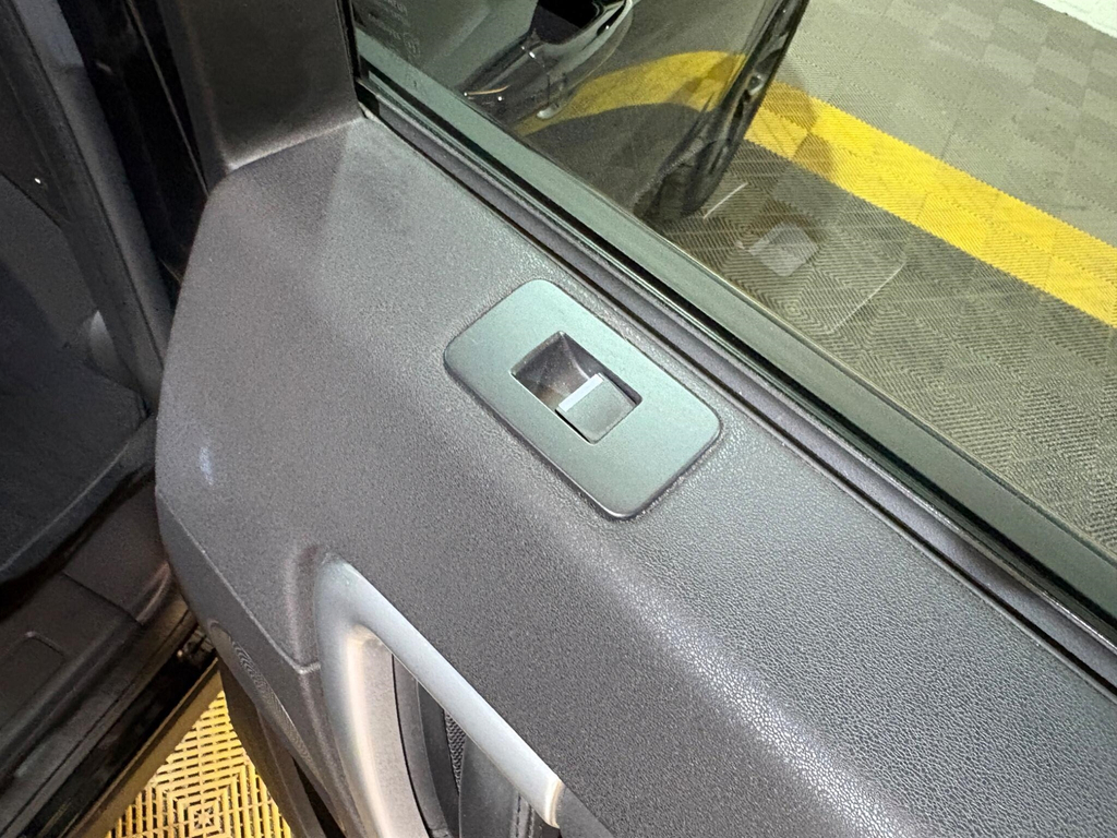 Land Rover Discovery Sport 2L Hse Black #42