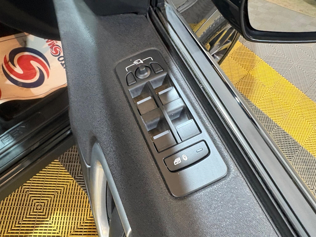 Land Rover Discovery Sport 2L Hse Black #34