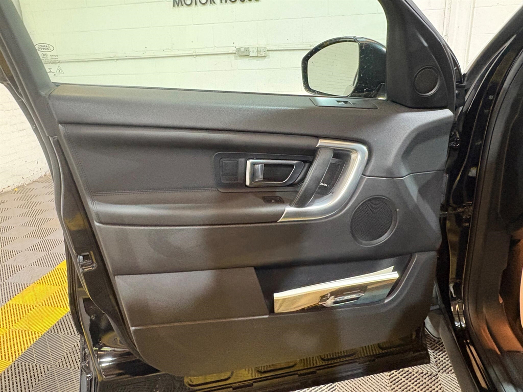 Land Rover Discovery Sport 2L Hse Black #53