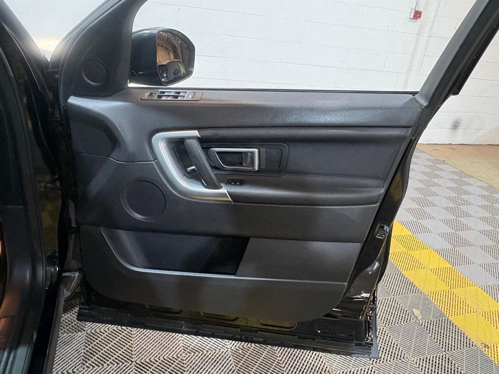 Land Rover Discovery Sport 2L Hse Black #33