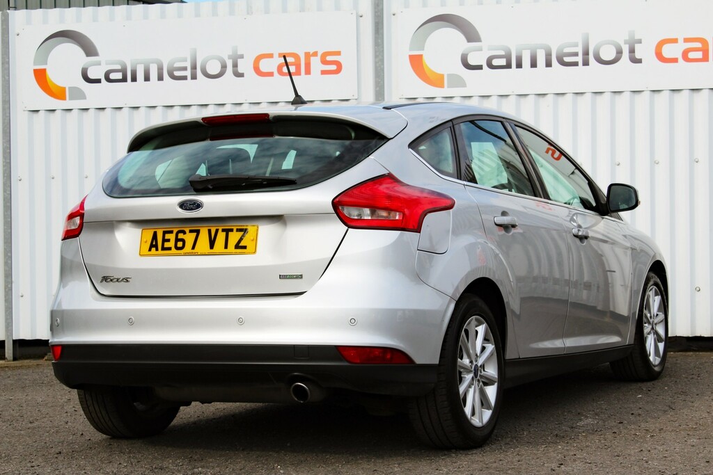 Ford Focus Hatchback 1.5 T Ecoboost Titanium 2017 AE67VTZ Silver #6