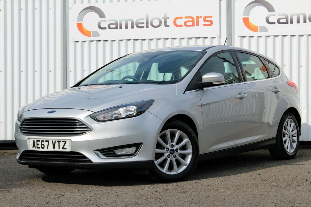 Ford Focus Hatchback 1.5 T Ecoboost Titanium 2017 AE67VTZ Silver #2