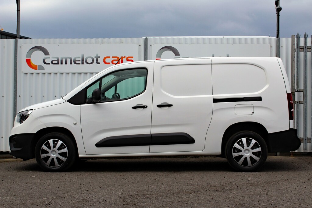 Vauxhall Combo 1.5 Turbo D 2300 Dynamic White #4