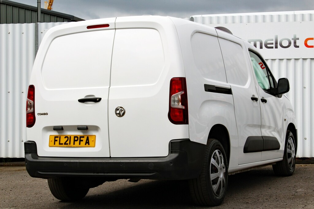 Vauxhall Combo 1.5 Turbo D 2300 Dynamic White #6