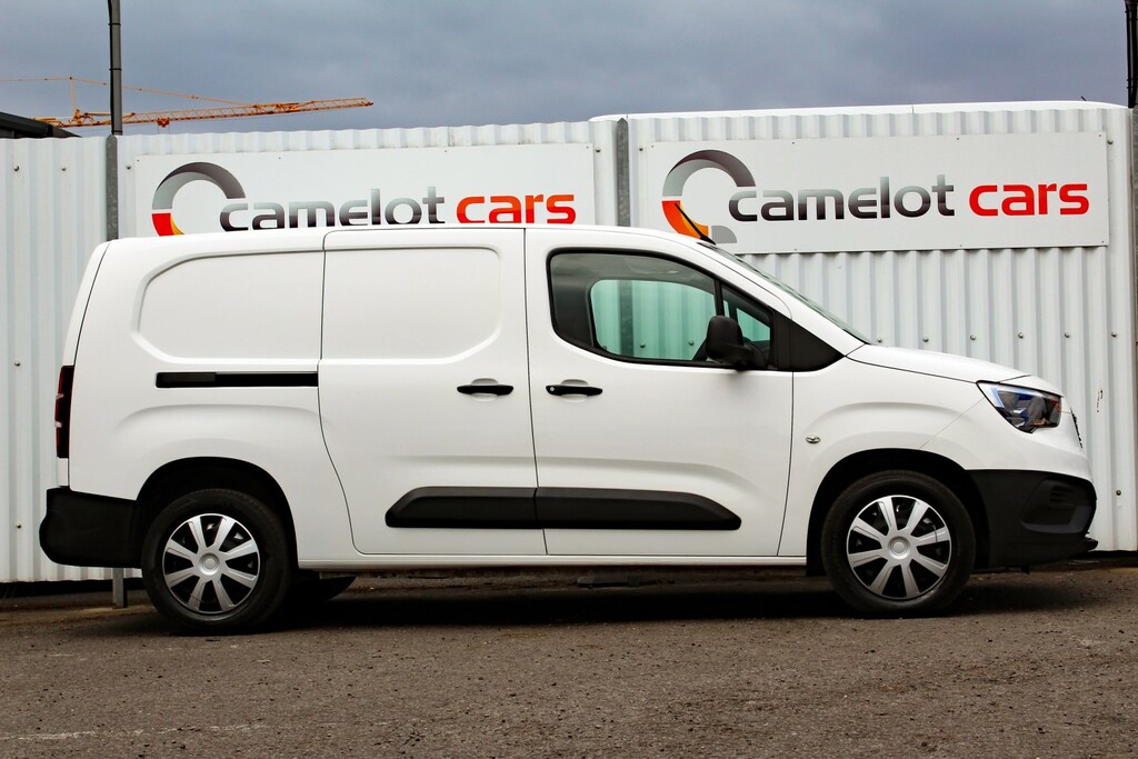 Vauxhall Combo 1.5 Turbo D 2300 Dynamic White #5