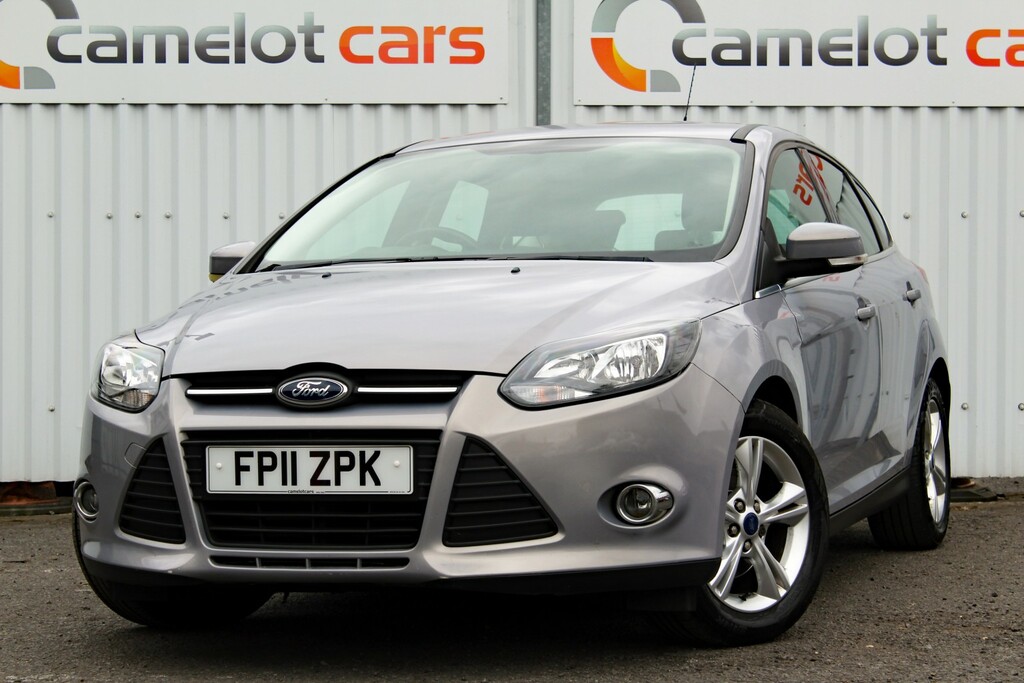 Ford Focus Hatchback 1.6 Zetec 2011 Silver