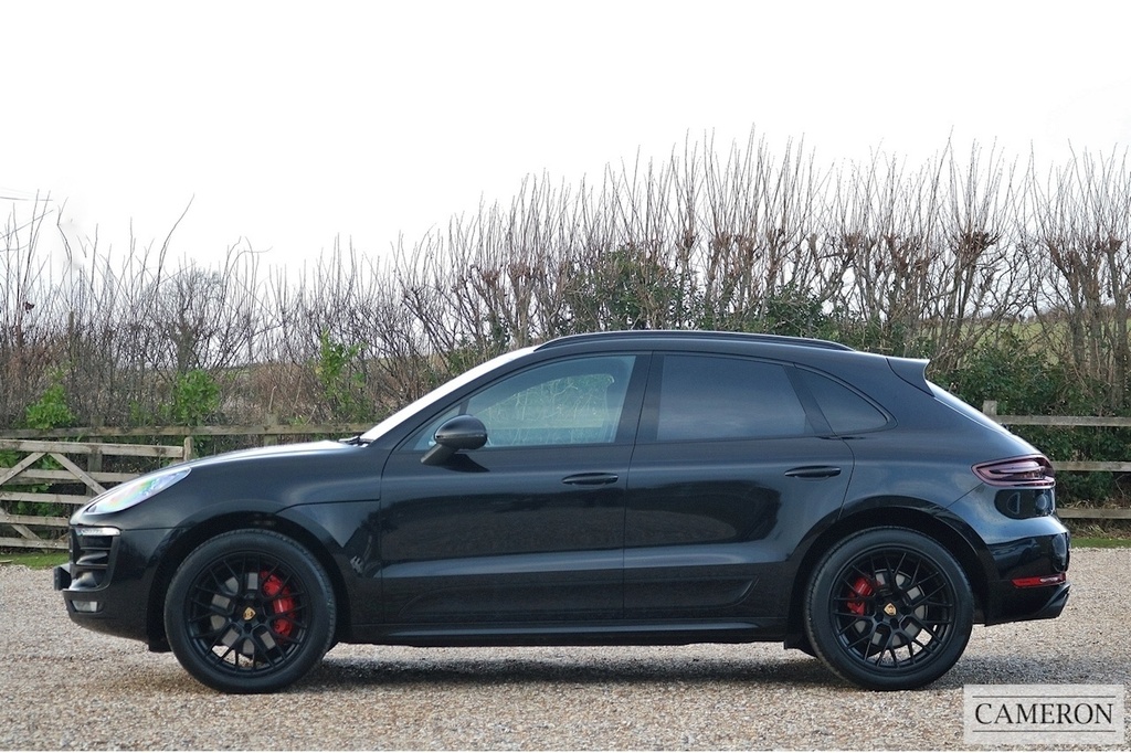 Porsche Macan 3.0T V6 Gts Pdk Black