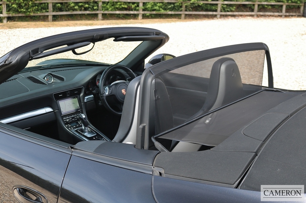 Porsche 911 911 Carrera 4 S-a Black #31