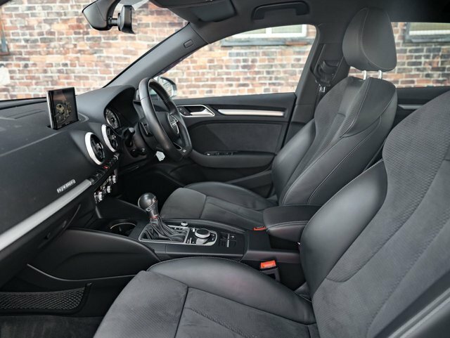 Audi S3 2017 2.0 Tfsi Sportback S Tronic Quattr KS67JDO Black #4