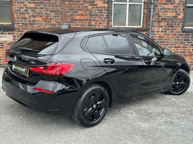 BMW 1 Series 2022 1.5 118I Se Lcp Hatchback Dct YY22BCV Black #4