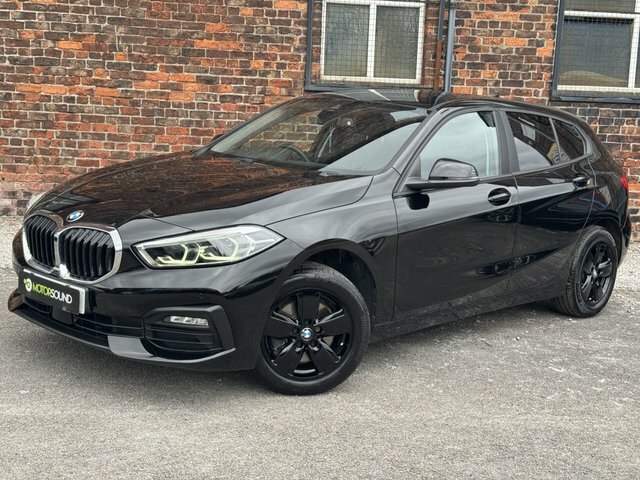 BMW 1 Series 2022 1.5 118I Se Lcp Hatchback Dct YY22BCV Black #3