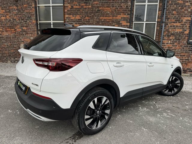 Vauxhall Grandland X 2021 1.2 Turbo Griffin Edition Suv DF21TZW White #4