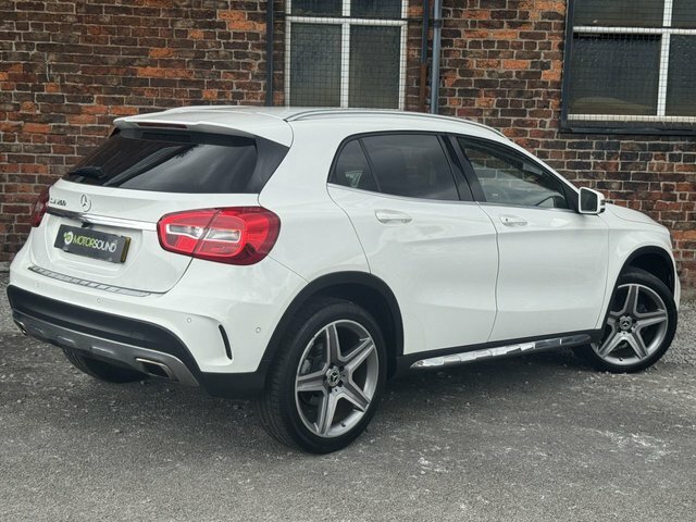 Mercedes-Benz GLA Class 2018 1.6 Gla200 Amg Line Executive Suv Petro White #4