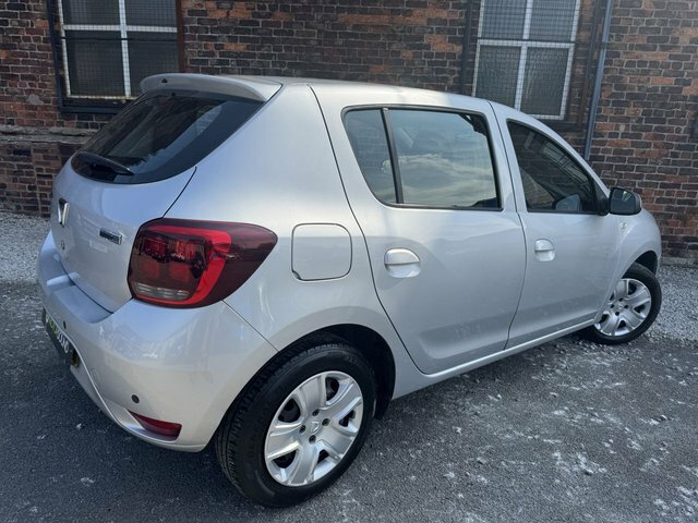 Dacia Sandero 2018 0.9 Tce Laureate Hatchback Silver #4