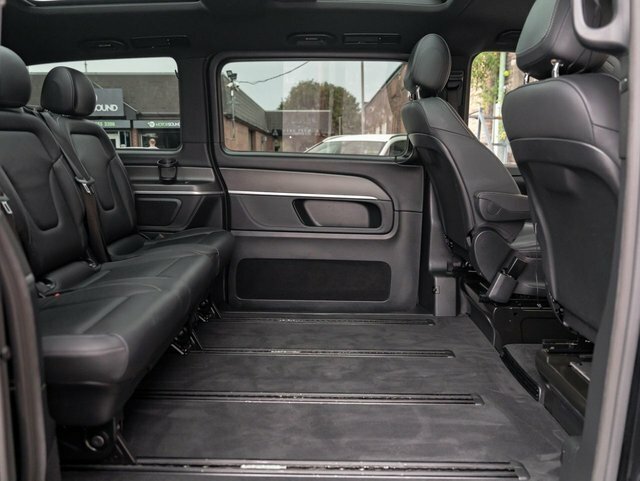 Mercedes-Benz V Class 2023 2.0 V220d Amg Line Mpv G-tronic E Black #4