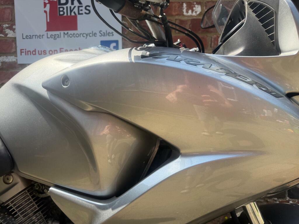 Honda  Cbr 1000 Rr Fireblade Fsh,10 Reg,cr Race Can,free Black #8
