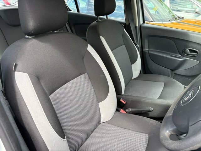 Dacia Sandero 2016 0.9 Tce Ambiance Hatchback White #6