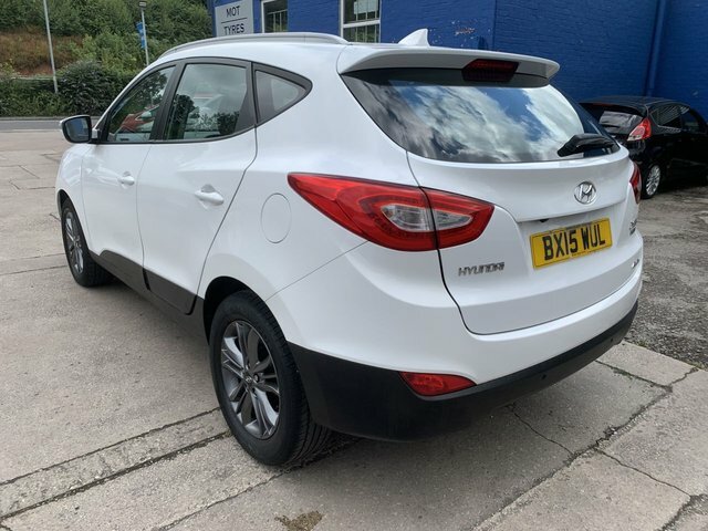 Hyundai Ix35 2.0 Crdi Se Suv 4Wd Euro 5 Nav White #4