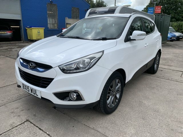 Hyundai Ix35 2.0 Crdi Se Suv 4Wd Euro 5 Nav White #3