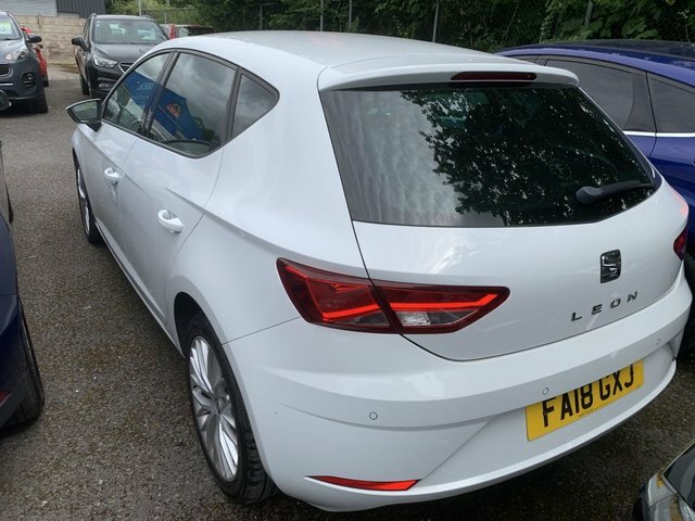 Seat Leon 1.2 Tsi Se Dynamic Technology Hatchback White #4