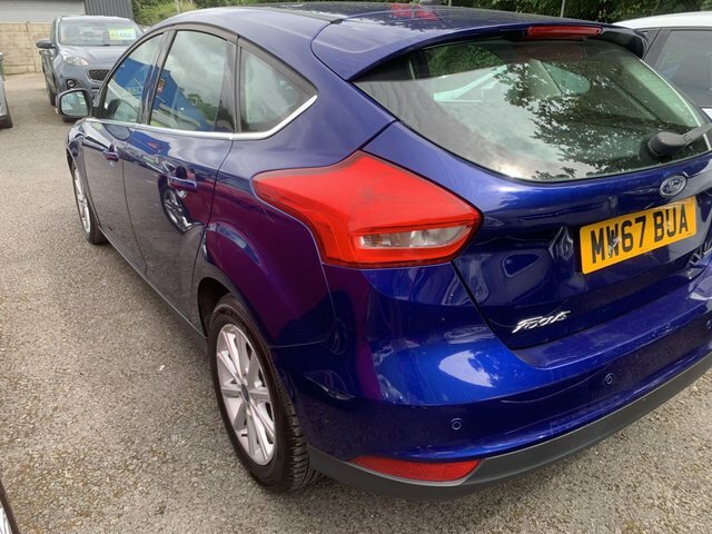 Ford Focus 1.0T Ecoboost Titanium Hatchback Blue #4