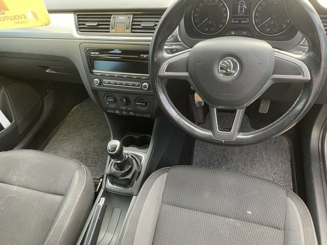 Skoda Rapid 1.6 Tdi Se Hatchback Euro 5 105 Silver #6