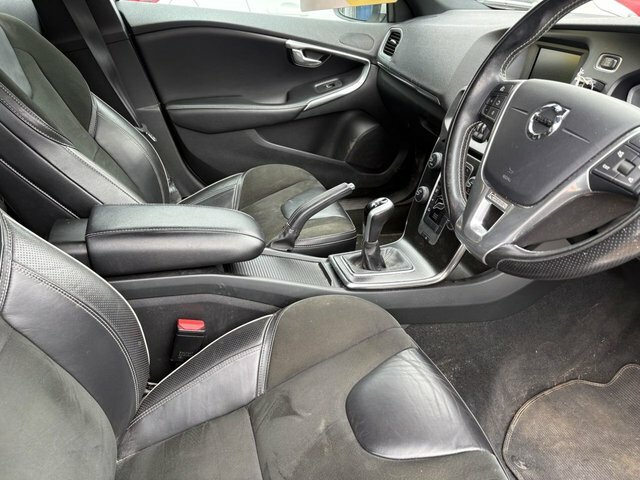 Volvo V40 2.0 D2 R-design Nav 118 Bhp White #8
