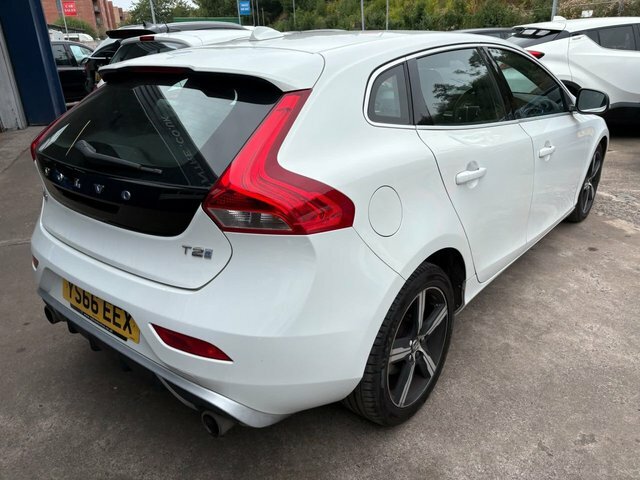 Volvo V40 2.0 T2 R-design Hatchback Euro 6 White #6