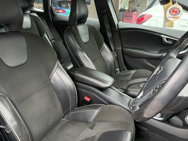 Volvo V40 2.0 D2 R-design Nav 118 Bhp White #9