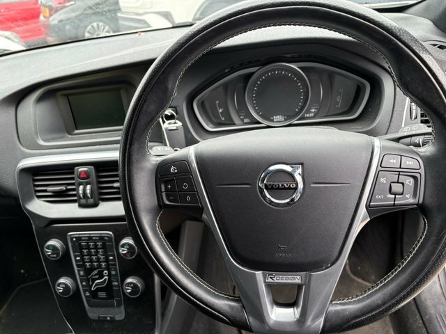 Volvo V40 2.0 D2 R-design Nav 118 Bhp White #10