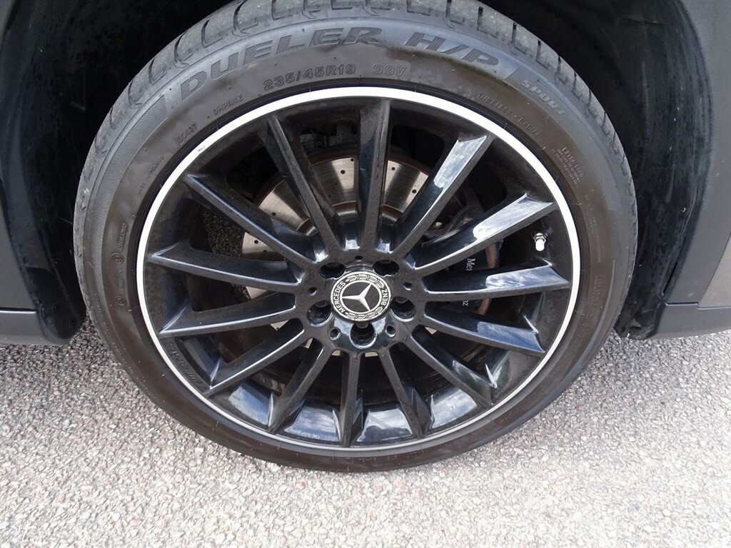 Mercedes-Benz GLA Class 1.6 Gla200 Sport Executive 7G-dct Euro 6 Ss 5 Black #15