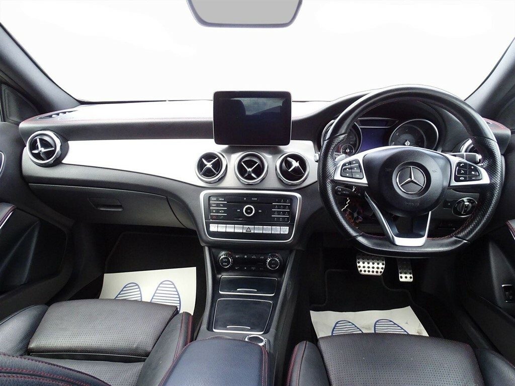 Mercedes-Benz GLA Class 1.6 Gla200 Sport Executive 7G-dct Euro 6 Ss 5 Black #8