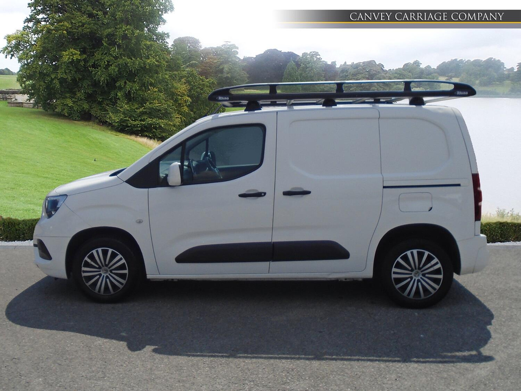 Vauxhall Combo 1.5 Turbo D 2300 Sportive L1 H1 Euro 6 DP70MZY #6