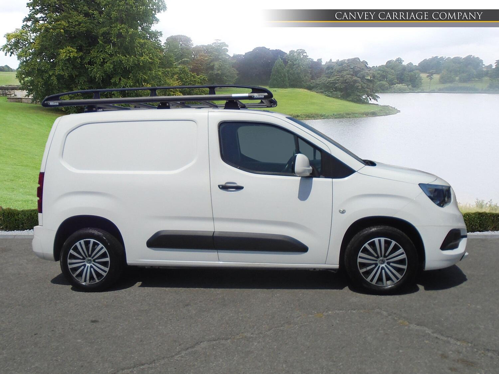 Vauxhall Combo 1.5 Turbo D 2300 Sportive L1 H1 Euro 6 DP70MZY #5