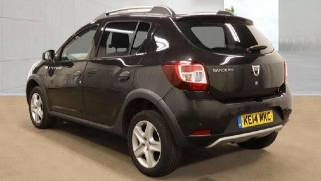 Dacia Sandero Stepway Hatchback 0.9 Tce Laureate Euro 5 201414 Black #2