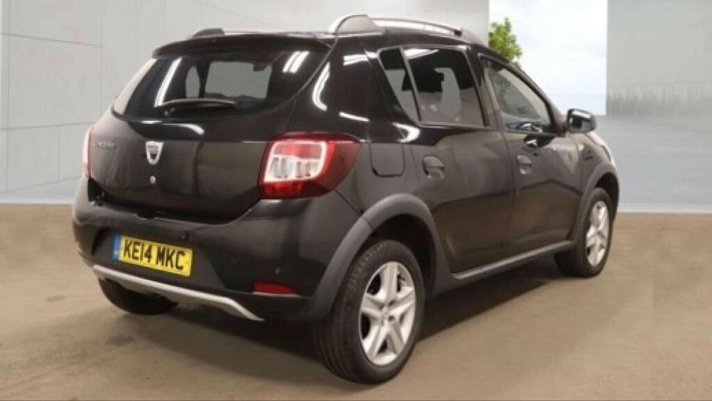 Dacia Sandero Stepway Hatchback 0.9 Tce Laureate Euro 5 201414 Black #4