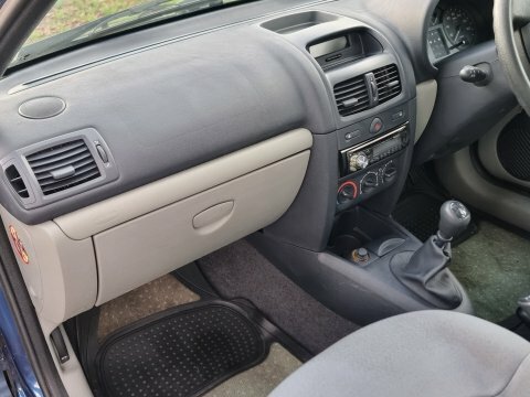 Renault Clio Authentique 8V 3-Door Silver #34
