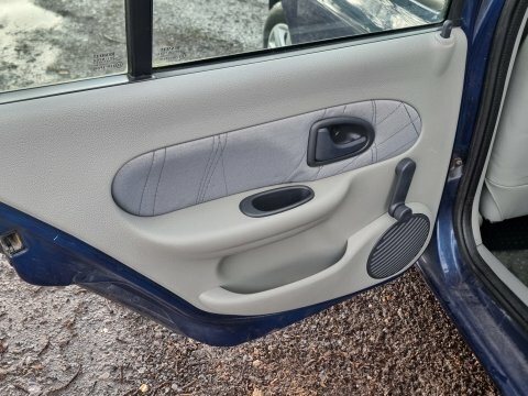 Renault Clio Authentique 8V 3-Door Silver #27