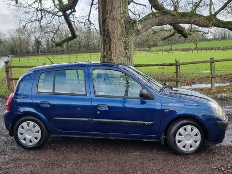 Renault Clio Authentique 8V 3-Door Silver #3