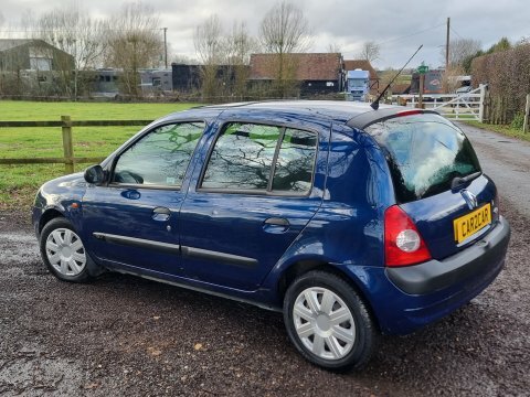 Renault Clio Authentique 8V 3-Door Silver #8